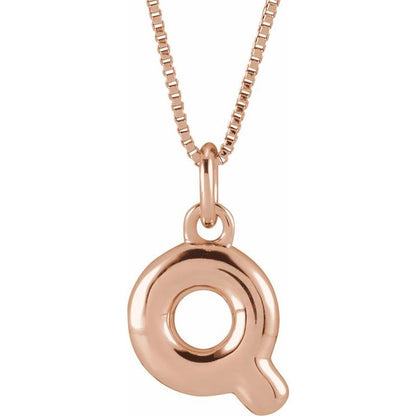 Bubble initial Q necklace in rose metal, front view