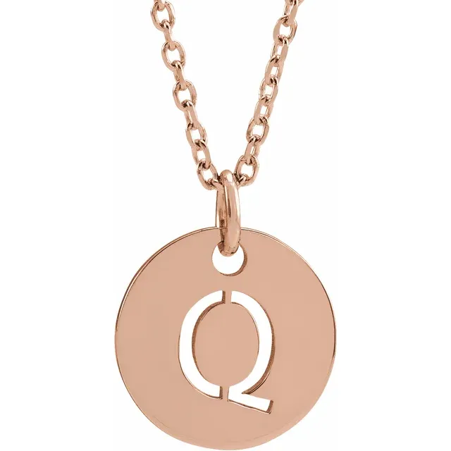 Initial disc necklace letter Q in rose gold-plated sterling silver