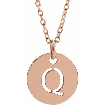 Initial disc necklace letter Q in rose gold-plated sterling silver