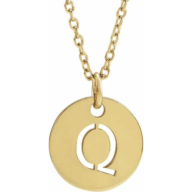 Initial disc necklace letter Q in yellow gold-plated sterling silver